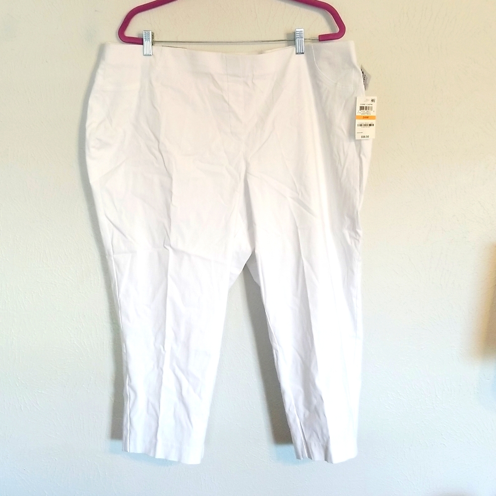 White Capri's (petal pusher)